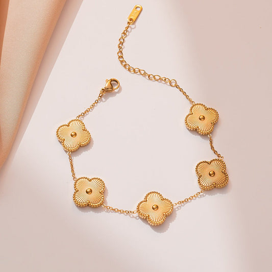 Clover Charm Bracelet (Golden)
